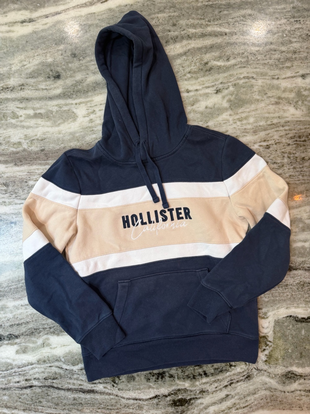 Hollister Men's Navy and Beige Colorblock Hoodie